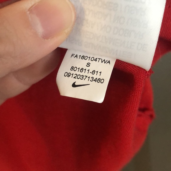 Red Nike dri fit small t shirt scoop neck - Picture 9 of 9